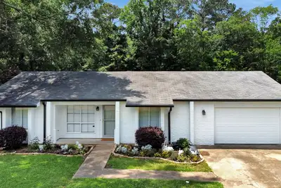 Image de Newly remodeled 3 bedroom at the Reservoir