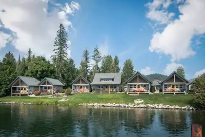 Image de Coast A While - Lakefront Beach Bungalow
