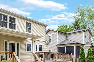 Image de Outdoor Oasis in Popular Plaza Midwood