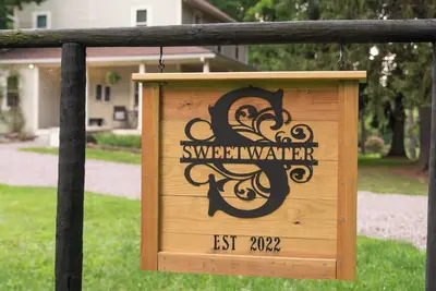 Image de Sweetwater Farm with firepit and hiking trails!