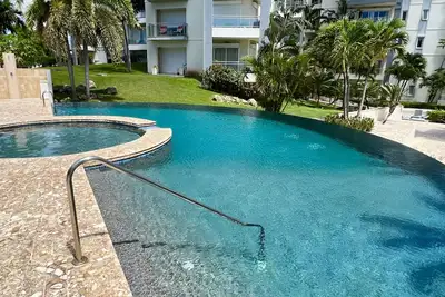 Image de Nice 2 bed-rooms apartment at Aquamarina Residence