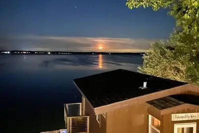 Image de Spacious Home on Lake Kegonsa