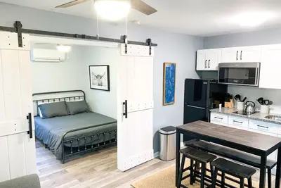 Image de Tiny house- near Duke University/Hospital, walk to food