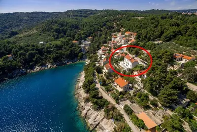 Image de Appartement de deux chambres avec la terrasse et la vue sur le mer Puntinak, Brac (A-19491-a)