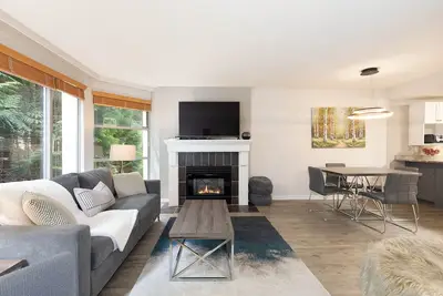 Image de Blackcomb Mountain condo w/ pool