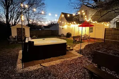 Image de Hot tub heaven w/ 12 ft ceilings + stunning bath