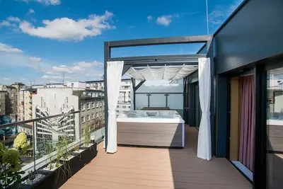 Image de Luxury penthouse with Jacuzzi and partial sea view