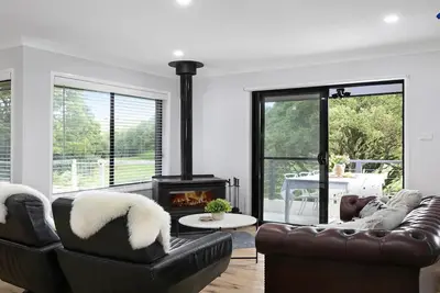 Image de Hoddle Lane – rural views, fireplace and air conditioning