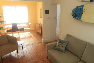 Image de 10 Tuthill - 3 bed house with outside deck and