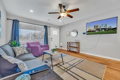 Image de Stylish Duplex Near East Lake Golf Course (Unit A)