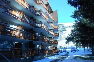 Image de À 100m des pistes de ski, 4ème étage, balcon, télévision, casier à ski, 31m², Les 2 Alpes
