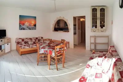 Image de À 100m des pistes de ski, 2ème étage, vue jardin, balcon, télévision, casier à ski, 32m²