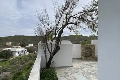 Loutra Hills