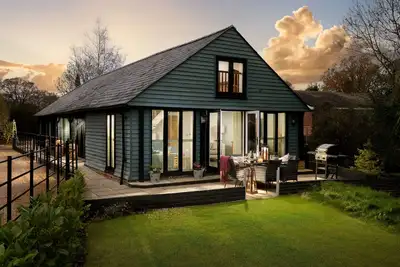 Image de Beautiful spacious barn conversion on the edge of the South Downs National Park