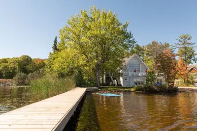 Image de Luxury Muskoka Waterfront Private Beach Dock 20+Party 7 Bedrooms 4 Washrooms