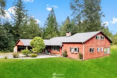 Image de Rainier Estates' 5 Acre, 3100sqft, HotTub, Events