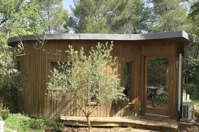 Image de Chalet en pleine nature avec piscine dans propriété de plusieurs hectares