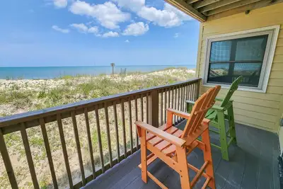Image de The Wright Place - 3 Br Oceanfront condo w/Ocean View from Balcony & Community Pool