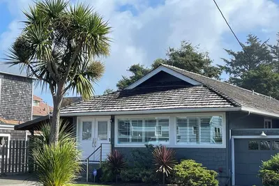 Sea La Vie - Just one block to beach and close walk to downtown!