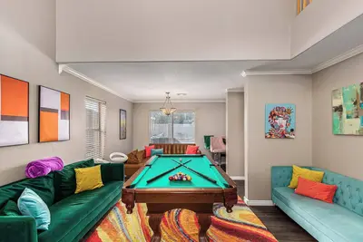 Image de View Fireworks, Restaurants, Stadiums, Heated Pool