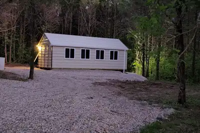 Image de Couples Retreat with hot tub (cabin2)