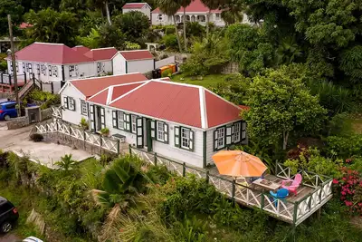 Image de Historic Saban cottage in Windwardside, all amenities only a 2 minute walk away!
