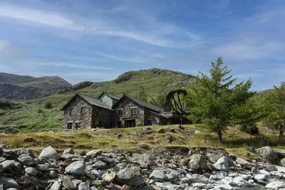 Image de Mountain cottage for 4 with hot tub, waterwheel and stunning views