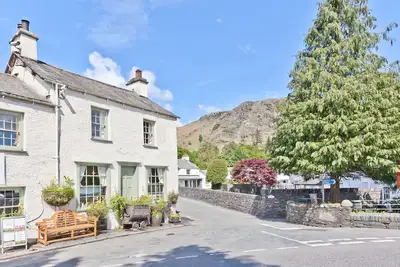Image de Character village cottage with own hot tub plus pubs & walks close by