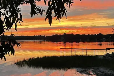 Image de Charming 3 bedroom home directly on Lake Salem Vt --great views!