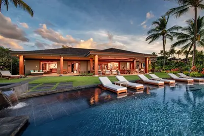 Image de 180-degree Ocean, Fairway, & Maui Views | Hualalai Resort | Incl Chef Experience