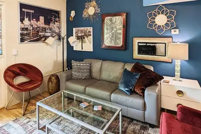 Image de Monthly Discounts-Valley Ho Neighbor-Peaceful-Roomy-Pool-Arts Dist