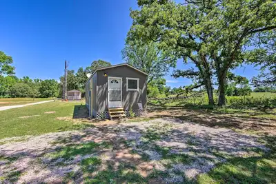 Image de Lake Fork Getaway: Tiny Home in Alba w/ Bbq!