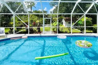 Image de Luxury Modern Farmhouse | Quiet and Spacious w/ Heated Pool, Game Room, Bbq