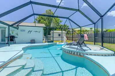 Image de Your Boho Beach Retreat Awaits! Pool Home 15 Mins to the Beach!