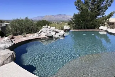 Image de Northwest Tucson View Home w/Spa and Heated Pool, convenient to everything