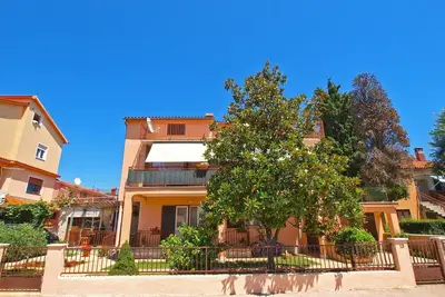 Image de Appartement de deux chambres avec la terrasse et la vue sur le mer Fazana (A-19641-a)