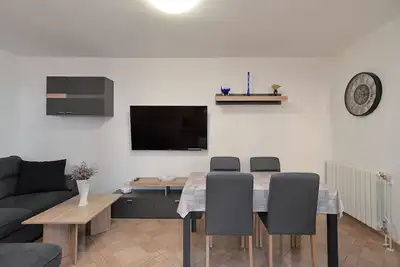 Image de Appartement de trois chambres avec la terrasse Valbandon, Fazana (A-19663-b)