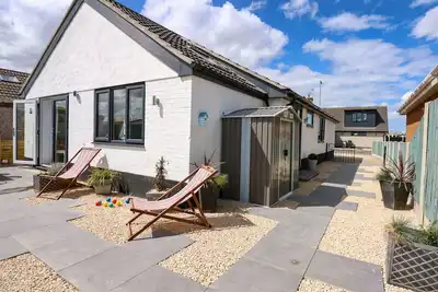 Image de Waterbeach, pet friendly, country holiday cottage in Sutton-On-Sea