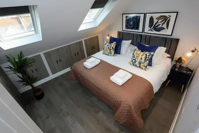 Image de North Finchley N12 - Sophisticated 3Bedroom/2Bathroom Pet-Friendly Duplex Flat w/ Free Wifi