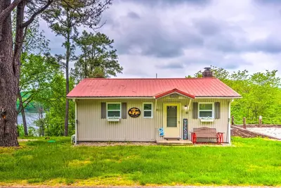 Image de Cozy Kentucky Cabin w/ Sunroom, Yard & Views!