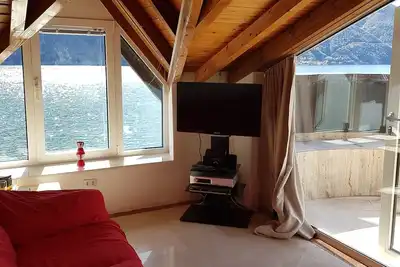 Image de Directly on Lago di Lugano with boat mooring