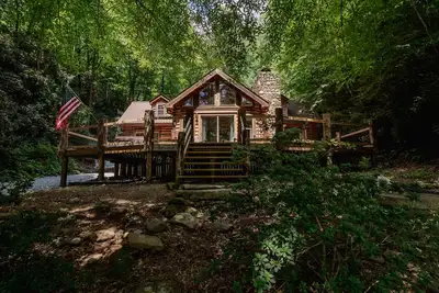 Image de Rustic Pines Cabin | Peaceful, Classic Cabin Near Brevard