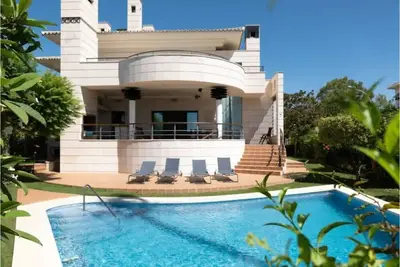 Image de Beachside Villa in Puerto Marina, Benalmadena