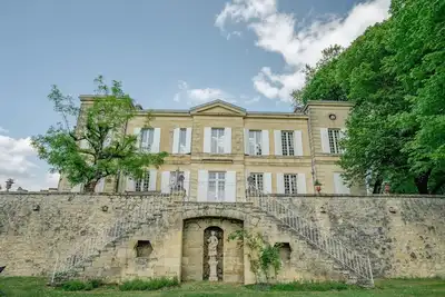 Image de Chateau Lamothe: An Elegant French Castle on a Scenic Vineyard