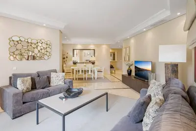 Image de Casa Alzambra - 3 bed walking distance to Banus!