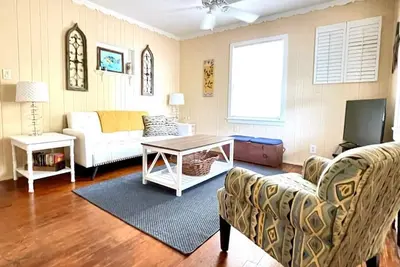 Image de Cute Cottage In The Heart of Gulfport!