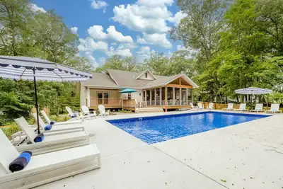 Image de Gorgeous Grand Beach Home With Private Pool!