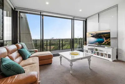 Image de A taste of paradise in inner city suburbia