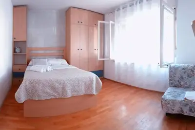 Image de 3 minutes to the Diocletian's Palace! Two bedroom cosy apartment