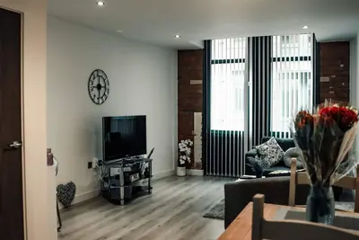 New Luxury -de Luxe-Appartement-Salle de bain privée séparée-Vue sur la cour